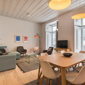 Lovelystay - Charming 3 Bedroom Wonder Downtown Appartement Lissabon